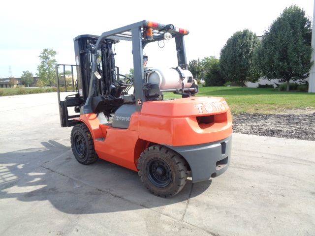 2013 LP Gas Toyota 7FGU35 Pneumatic Tire 4 Wheel Sit Down