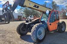 2019 JLG 742