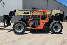 2021 JLG 742