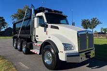 2024 Kenworth T880