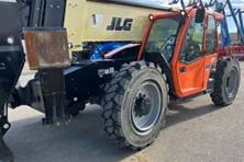 2022 JLG 1055