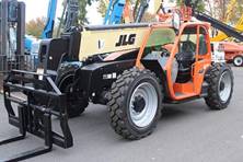 2019 JLG 742