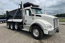 2023 Kenworth T880