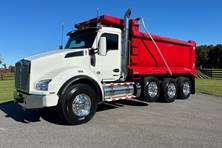 2025 Kenworth T880