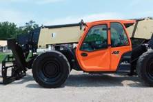 2016 JLG 1055