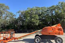 2014 JLG 400S