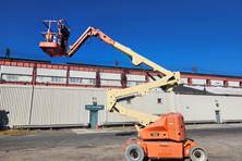 2012 JLG E400AJPN