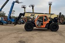 2017 JLG 943