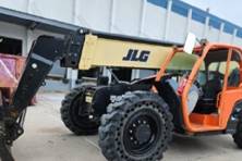 2017 JLG 943