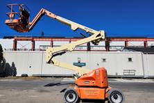 2011 JLG E450AJ