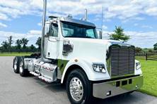 2016 Freightliner CORONADO 132