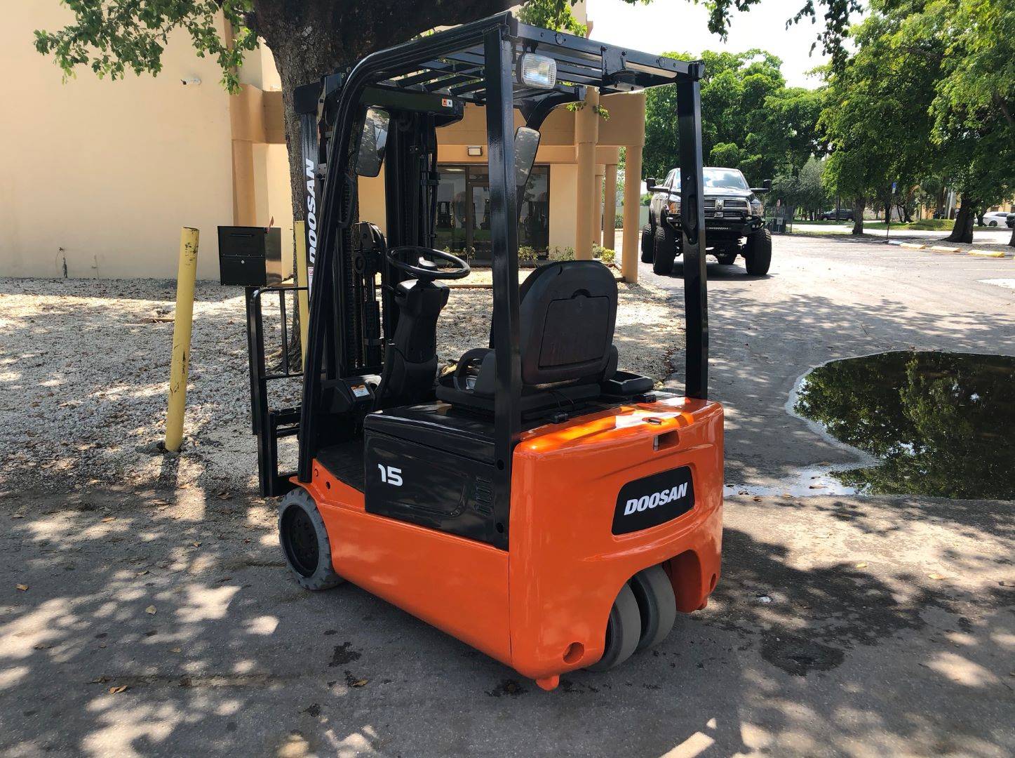 2013 Electric Doosan B15T-5 Electric 3 Wheel Sit Down