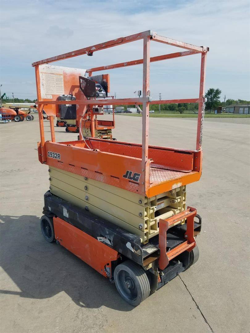 2017 Electric JLG 1932R Slab