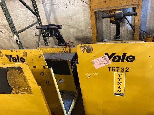 2012 Electric Yale MTR007LFN24T Tow Tractor