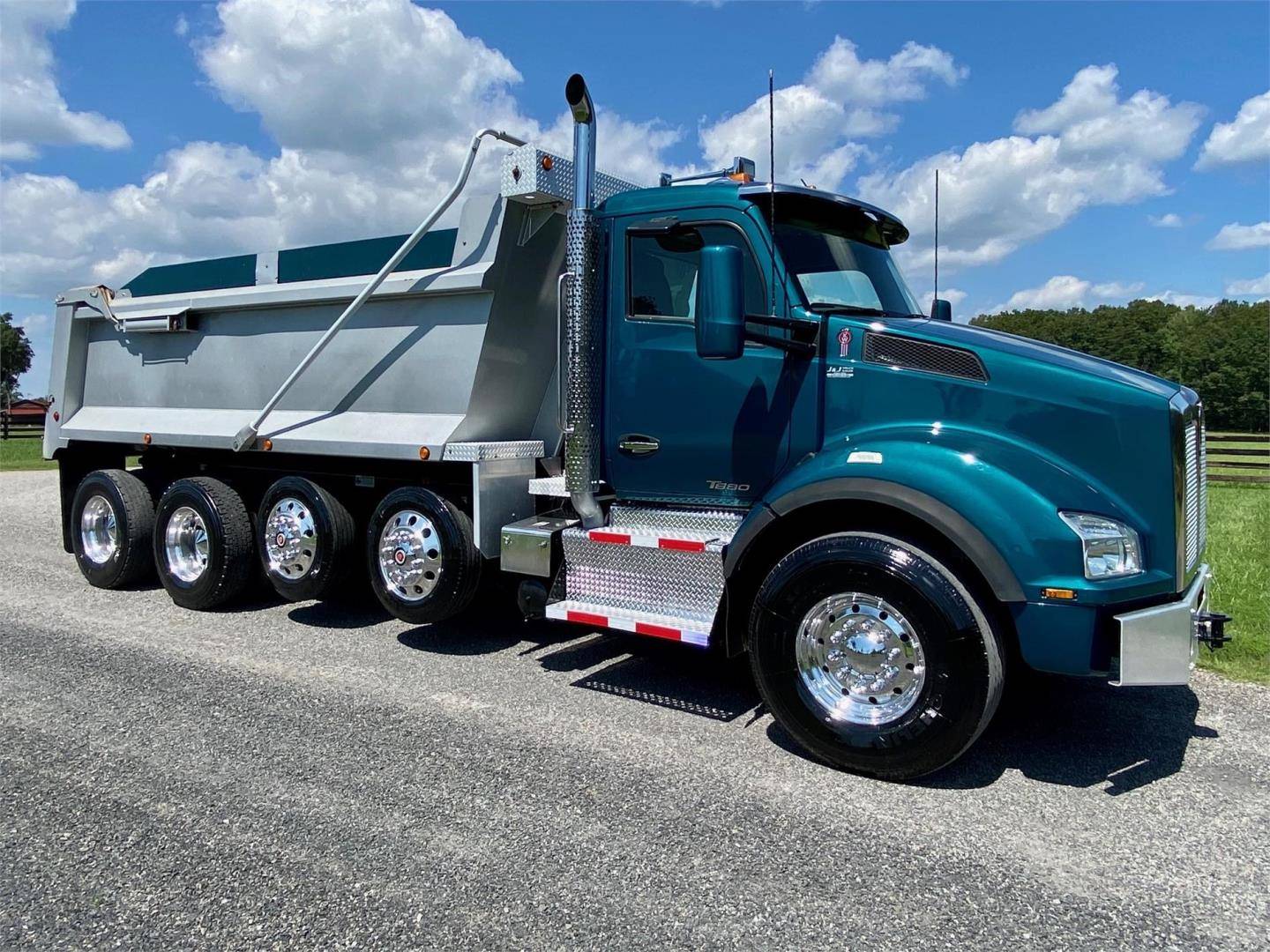 2017 Diesel Kenworth T880 Trucks and Trailers