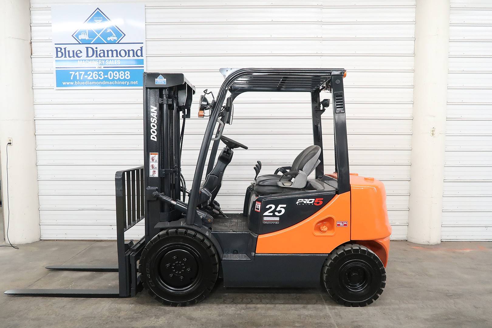 2011 Diesel Doosan D25S-5 Pneumatic Tire 4 Wheel Sit Down