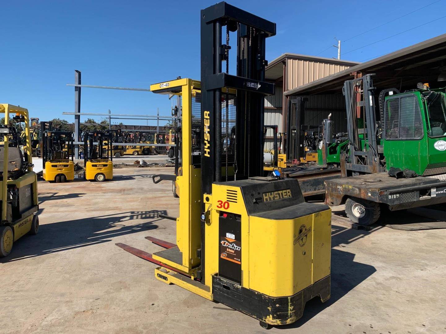 2009 Electric Hyster R30XM2 Electric Order Picker