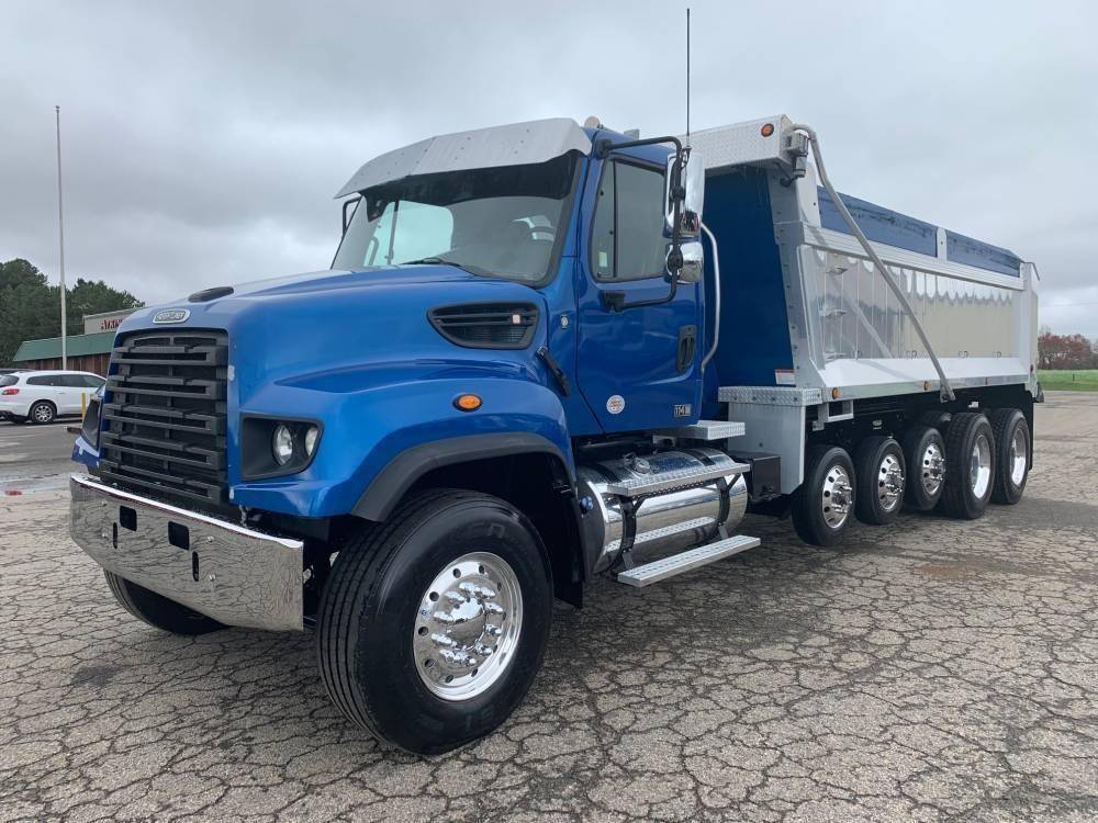 2018 Freightliner 114SD Trucks and Trailers