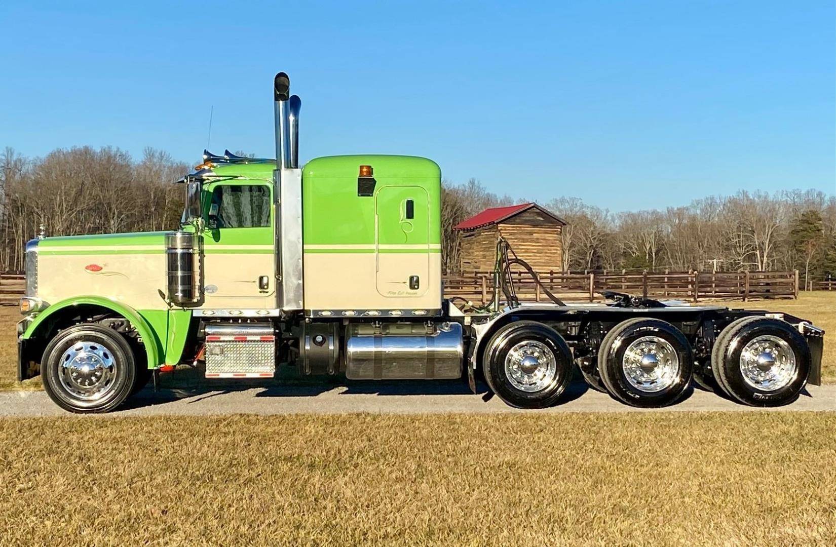 2018 Diesel Peterbilt 389 Trucks and Trailers