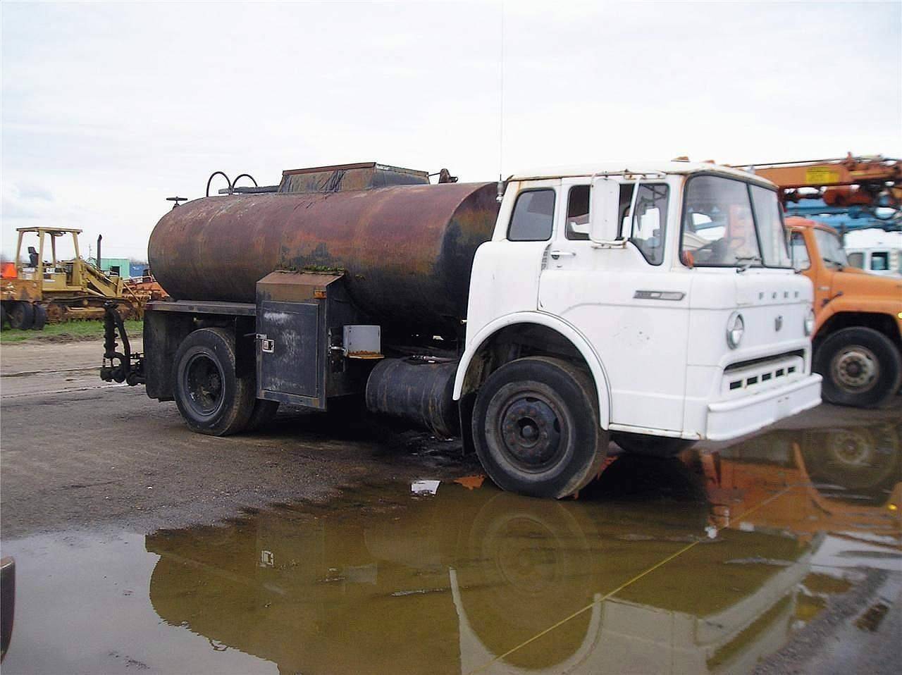 1970 Ford F750 Trucks and Trailers