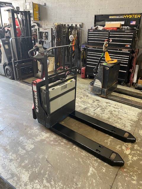 2015 Electric Raymond 8210 Electric Walkie Pallet Jack