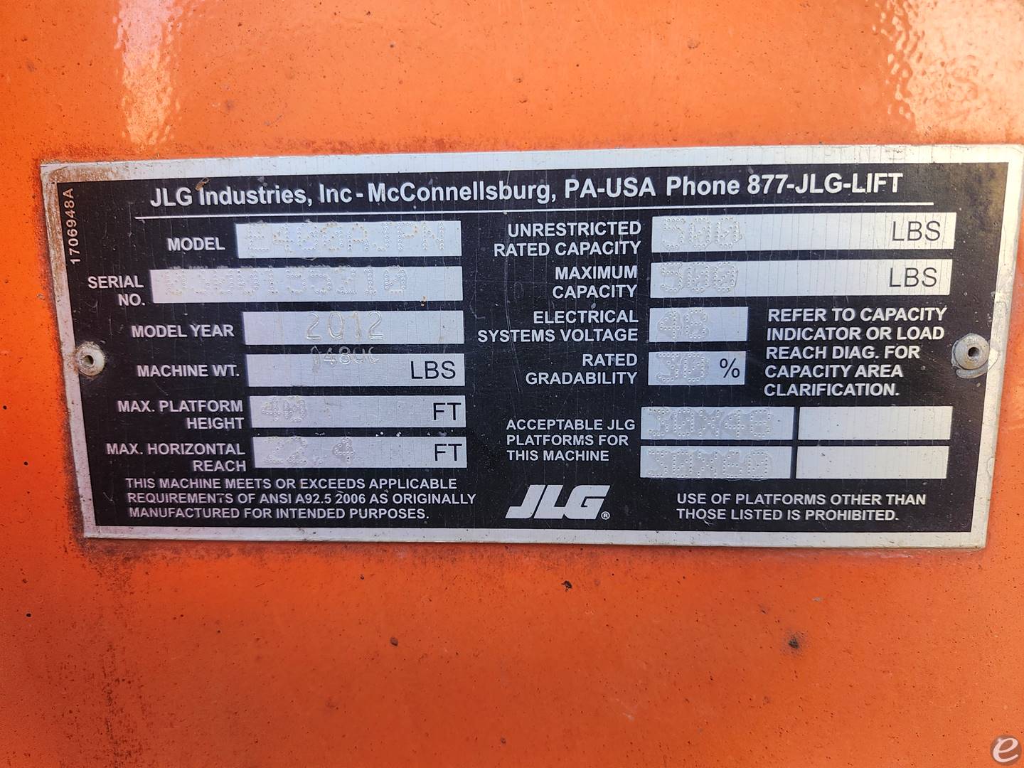 2012 JLG E400AJPN