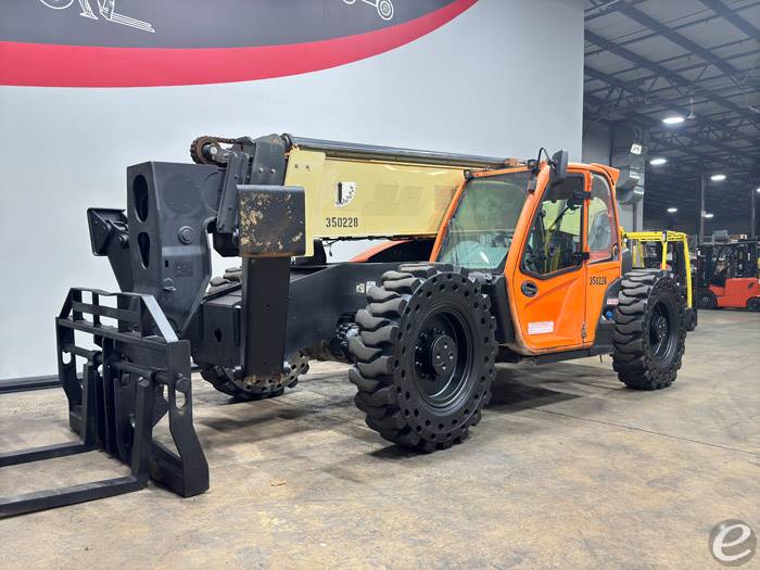 2015 JLG 1255