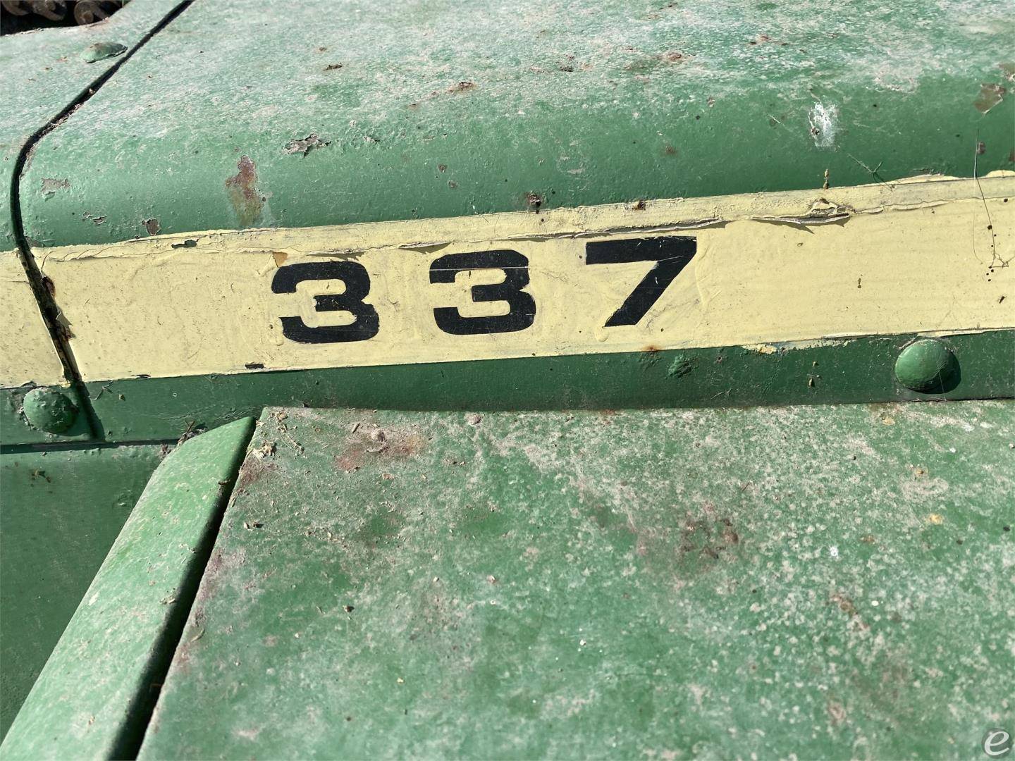 John Deere 337