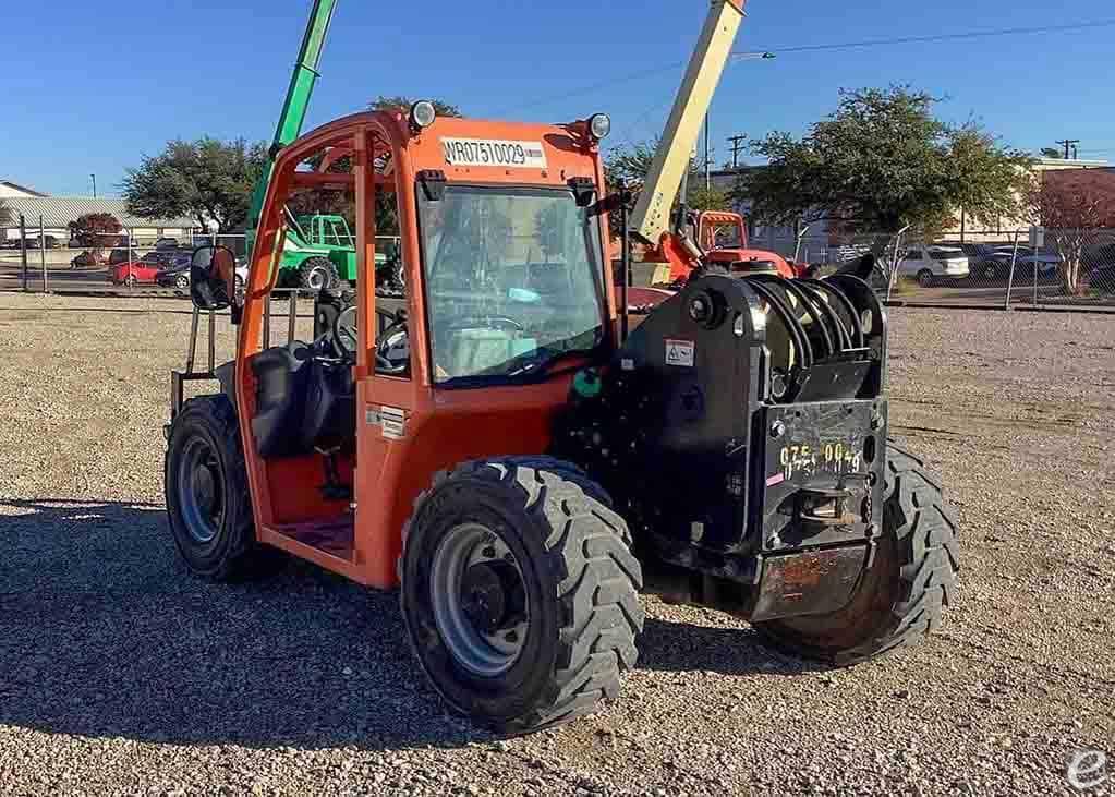 2017 JLG G5-18A