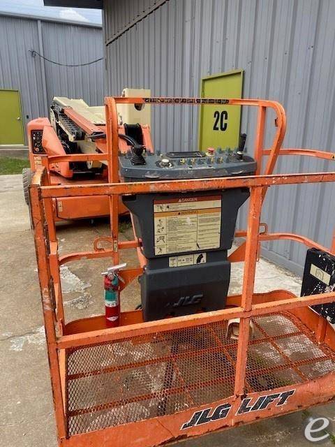 2016 JLG E450AJ