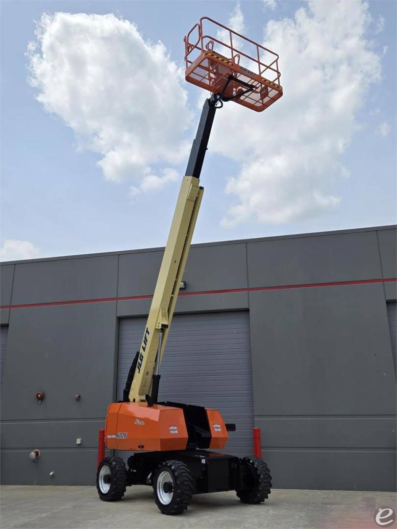 2014 JLG 600S