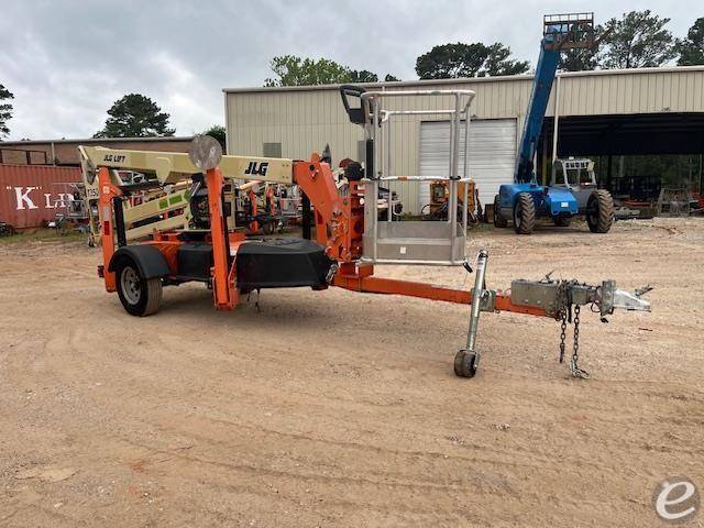 2017 JLG T350