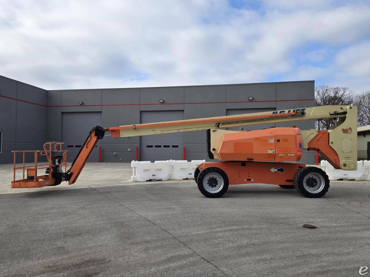 2015 JLG 800AJ