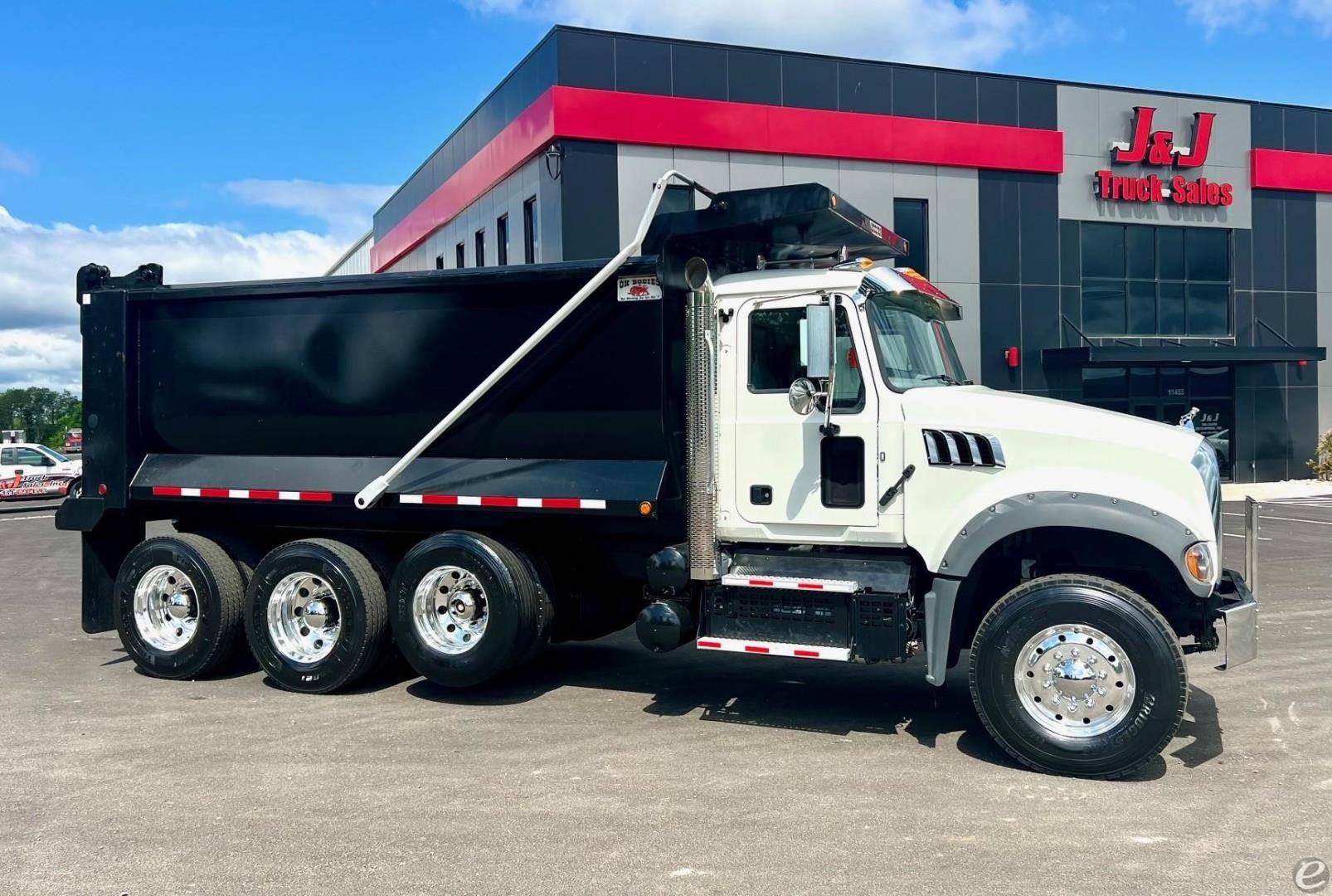 2023 Mack GRANITE 64FR