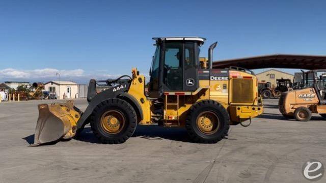 2004 John Deere 444J