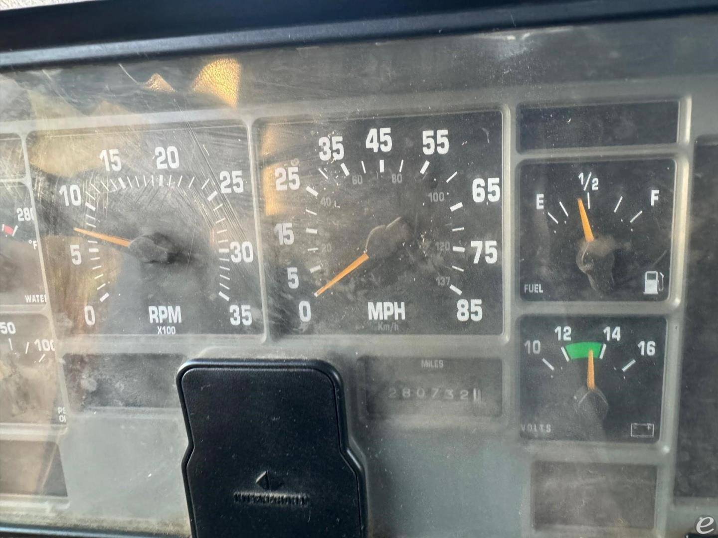 2000 International 4900