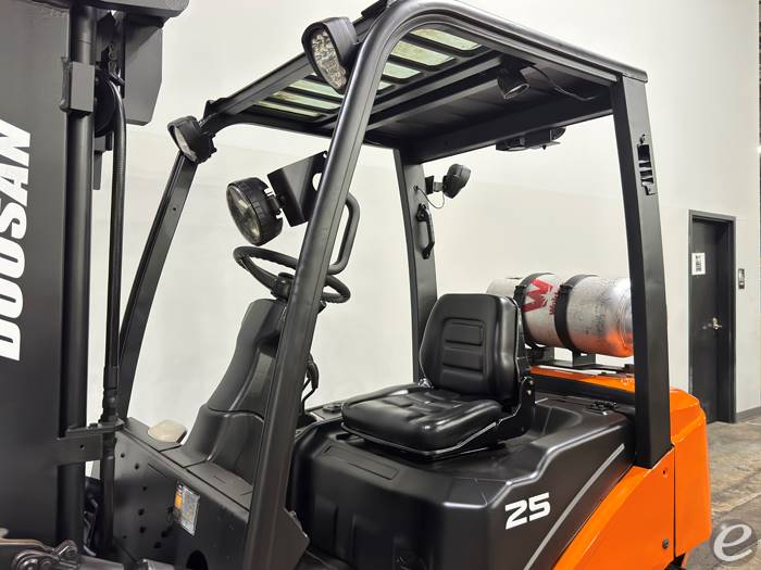 2017 Doosan G25N-7