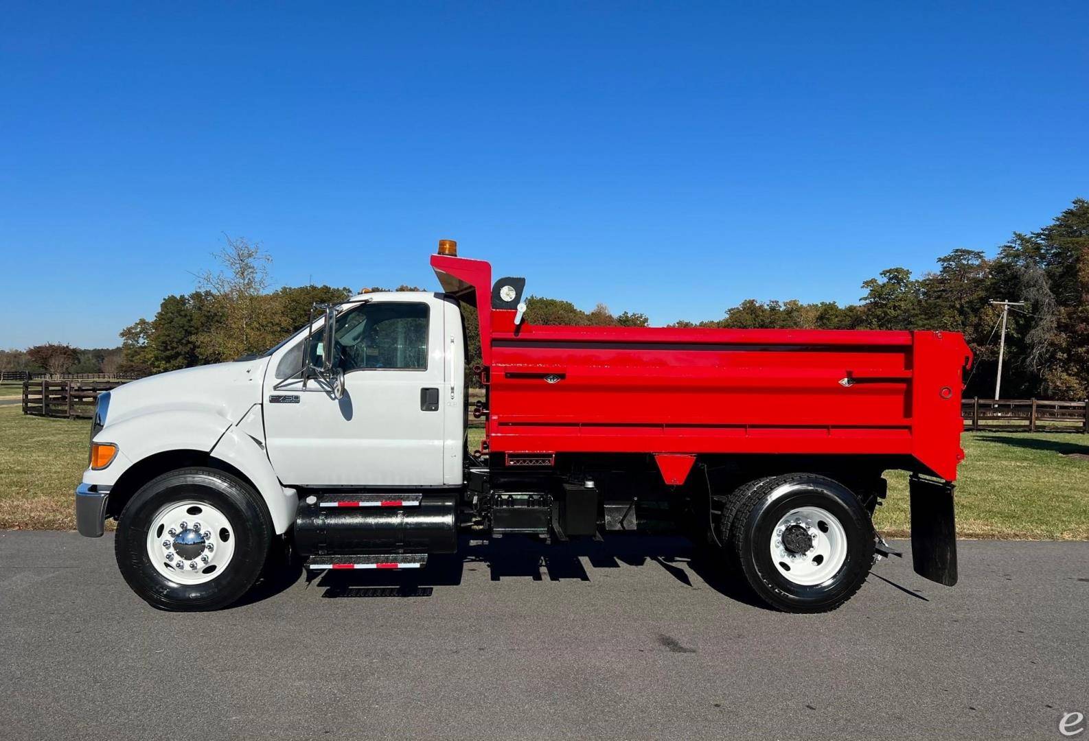 2013 Ford F750 XL