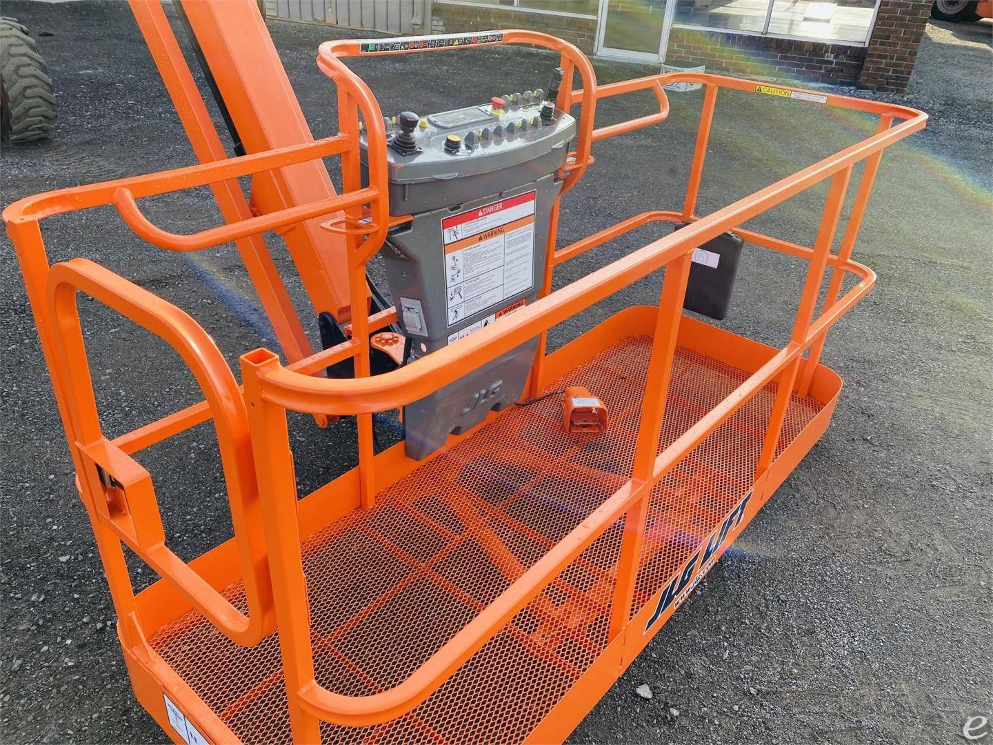 2011 JLG 660SJ