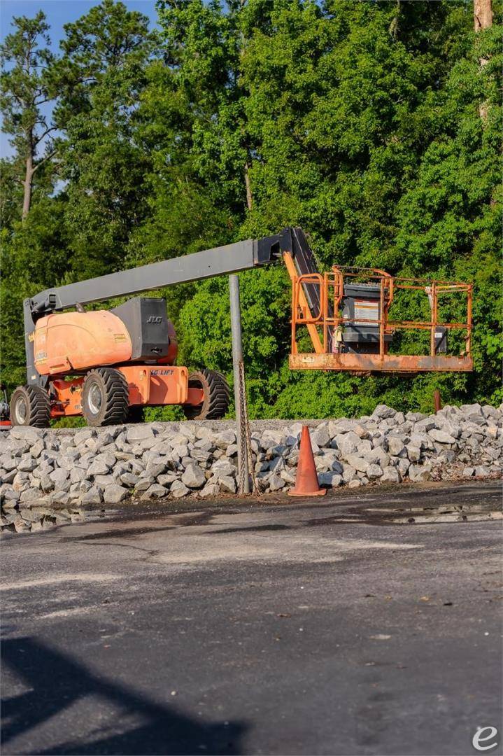 2010 JLG 800AJ