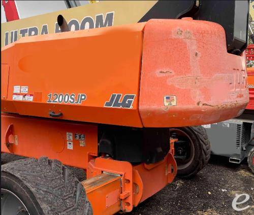 2015 JLG 1200SJP