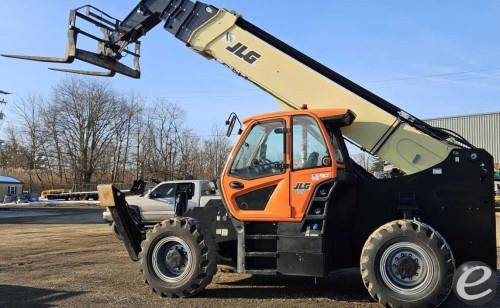 2021 JLG 1075