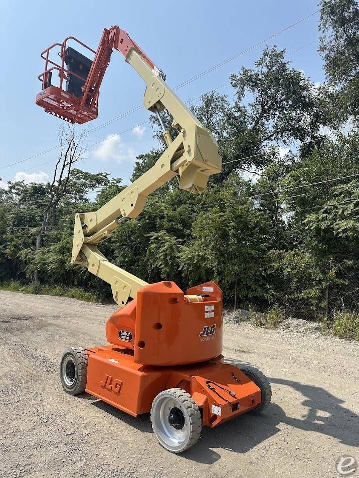 2015 JLG E400AJPN