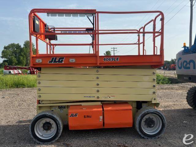 2018 JLG 4069LE