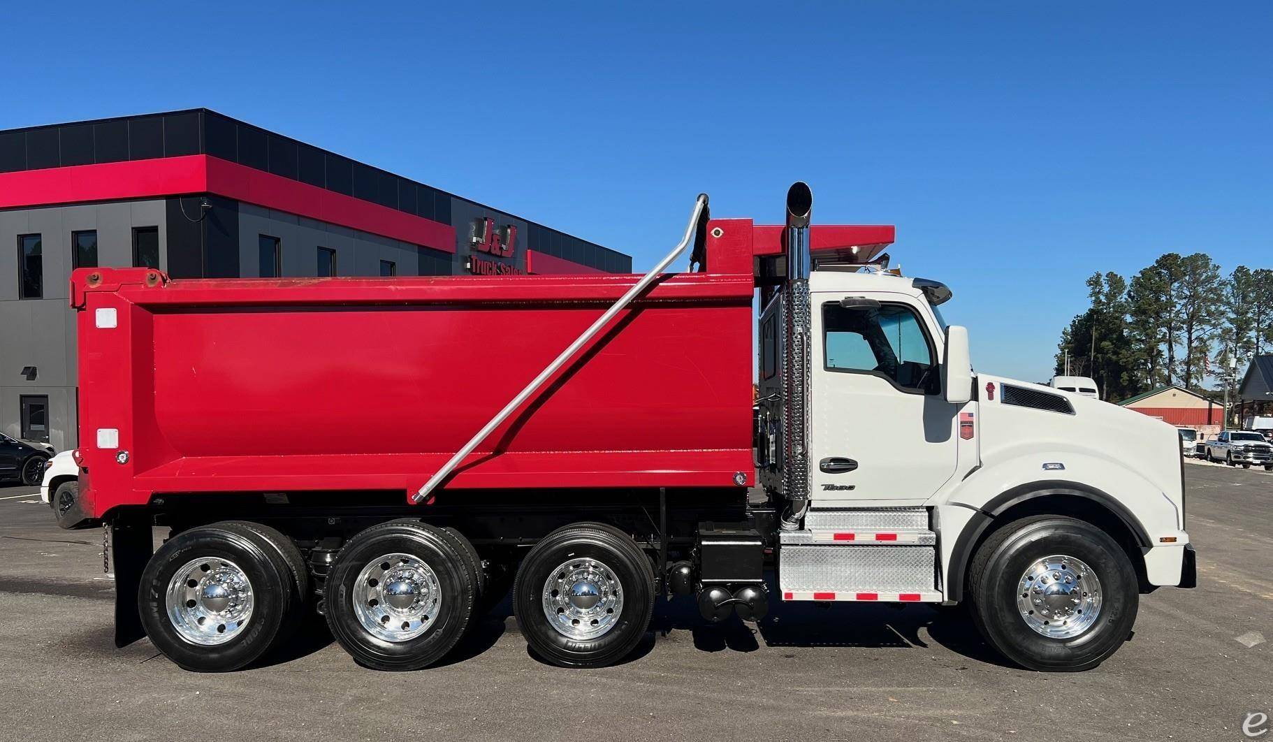 2025 Kenworth T880