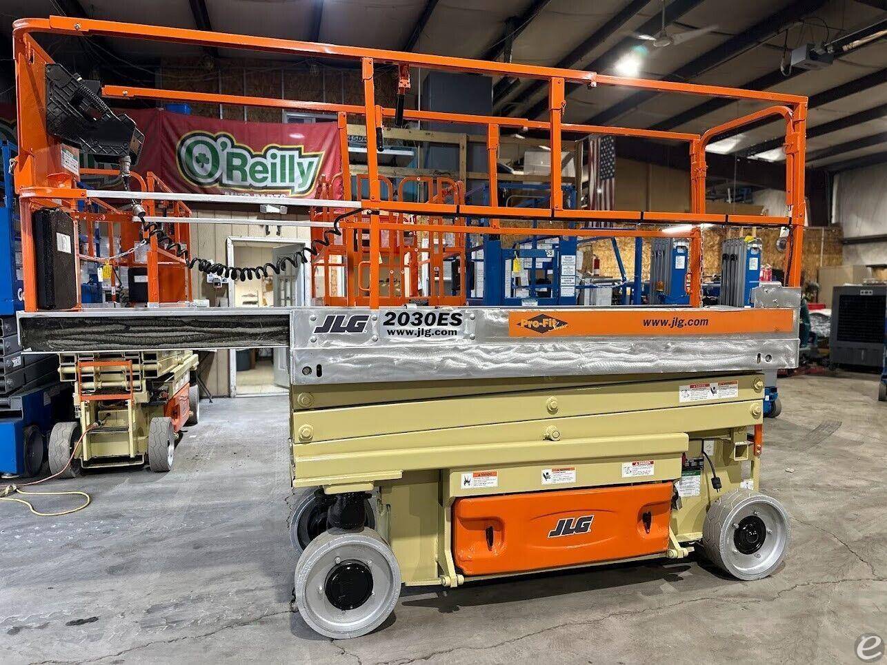 2014 JLG 2030ES