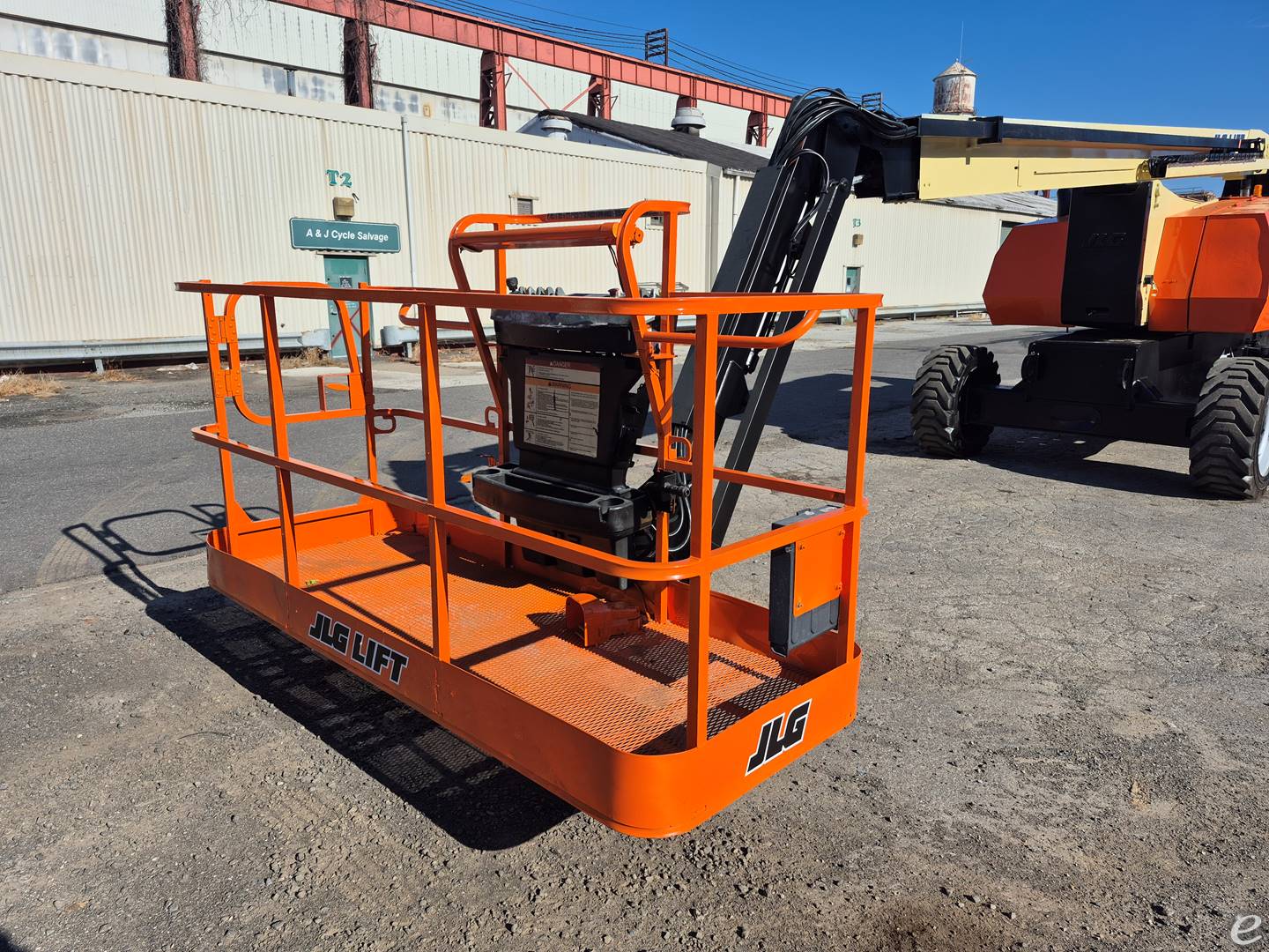 2017 JLG 800AJ