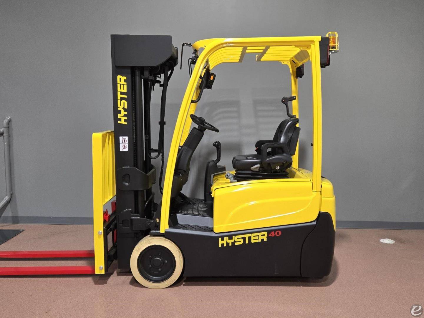 2017 Hyster J40XNT Electric 3 Wheel...