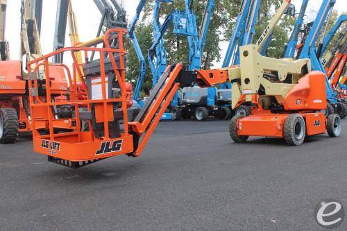 2017 JLG E400AJPN