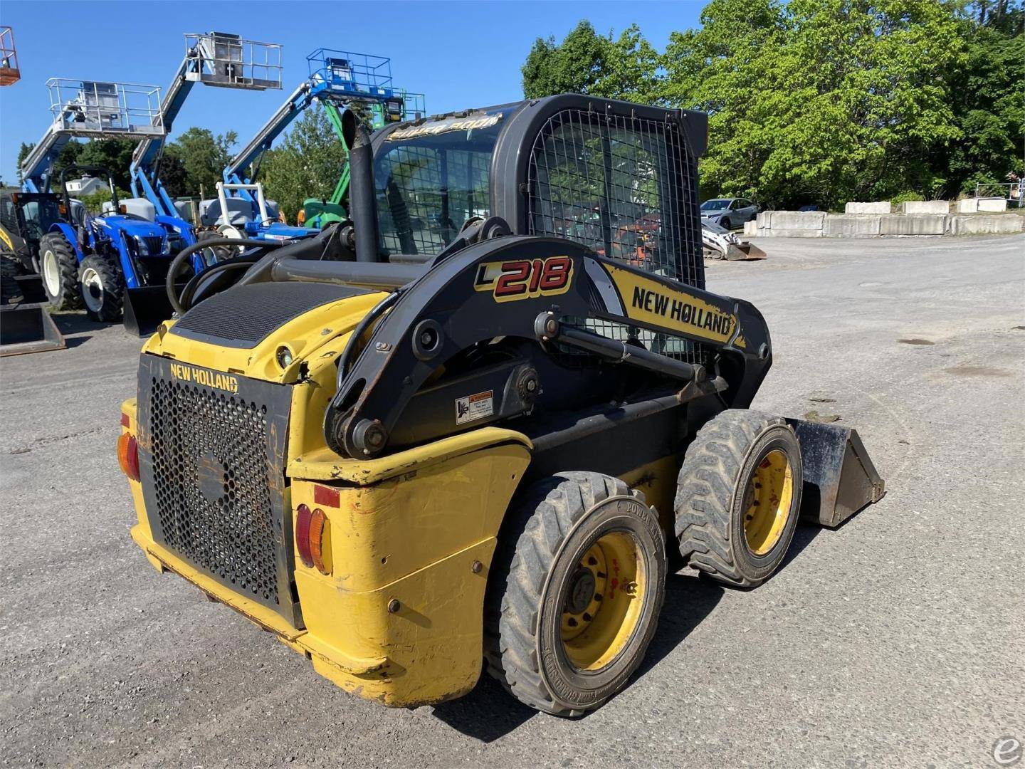 2015 New Holland L218